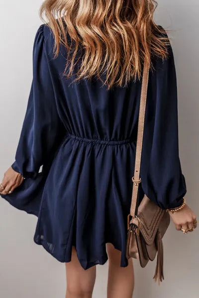 Kleid mit Kordelzug, halber Knopfleiste und langen Ärmeln