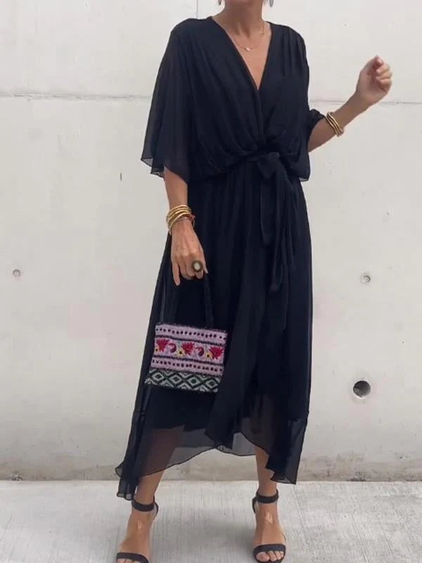 Robe en mousseline de soie élégante et stylée avec col en V