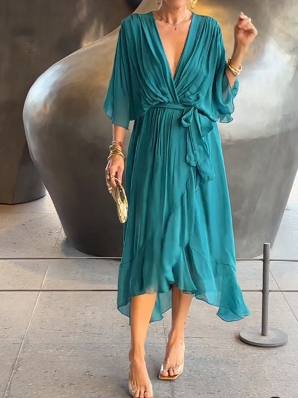 Robe en mousseline de soie élégante et stylée avec col en V