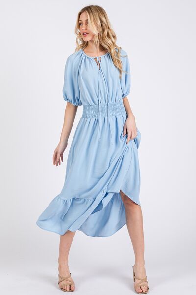 Robe Femme froncée à taille élastiquée, col à nouer et manches bouffantes