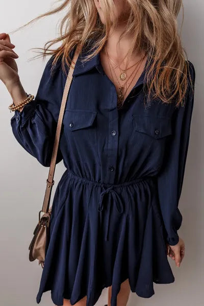 Kleid mit Kordelzug, halber Knopfleiste und langen Ärmeln