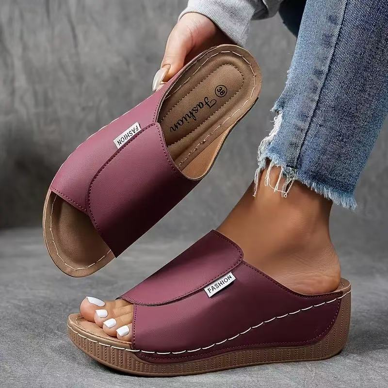 Claques confortables avec soutien de la voûte plantaire - Sandales unies respirantes pour femme