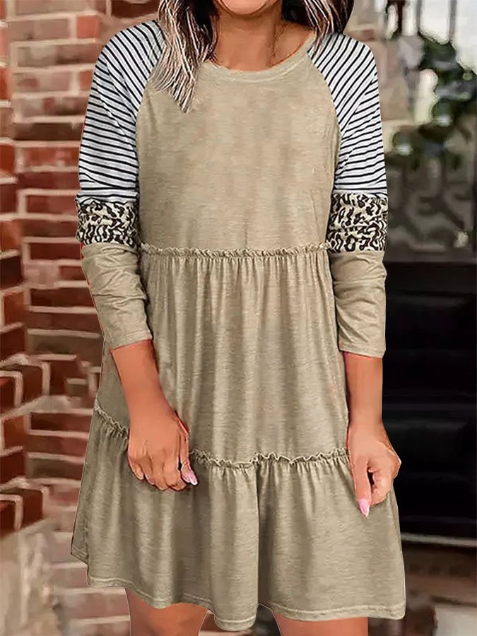 Robe à manches longues à col rond et à volants