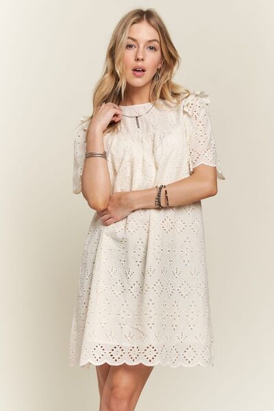 Robe ADORA à encolure ronde, à œillets et à volants