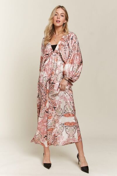 Robe ADORA à col en V et manches chauve-souris imprimée