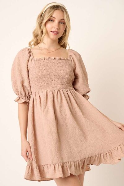 Mittoshop gesmoktes Kleid mit Rüschensaum und halben Ärmeln