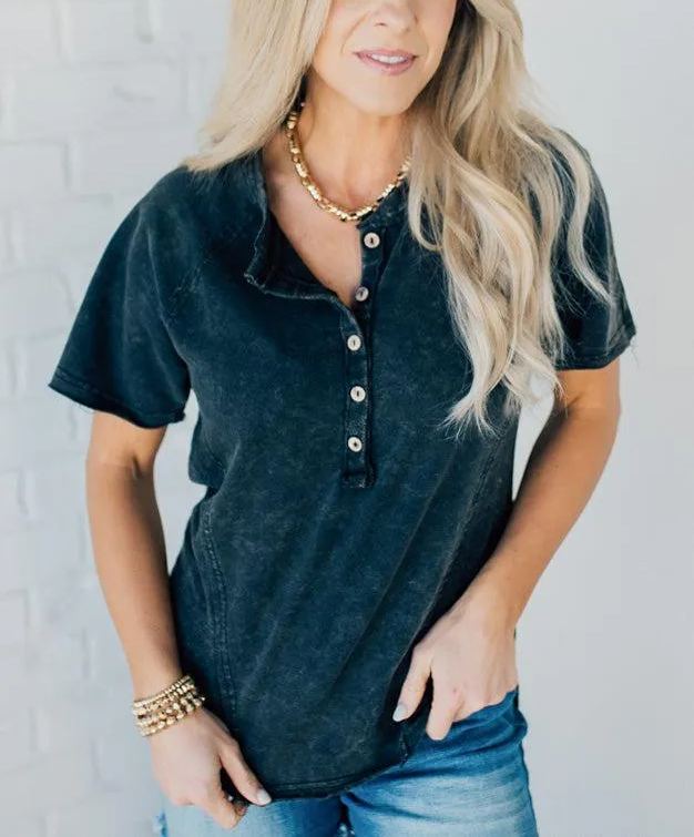 T-shirt boutonné délavé femme (Achetez-en 2, livraison gratuite)