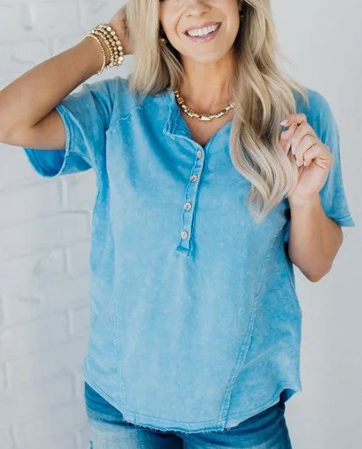 T-shirt boutonné délavé femme (Achetez-en 2, livraison gratuite)