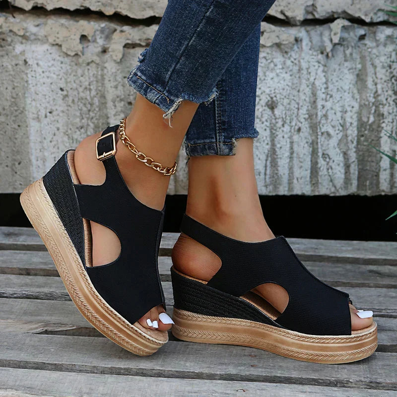 Sandales compensées à boucles pour femmes