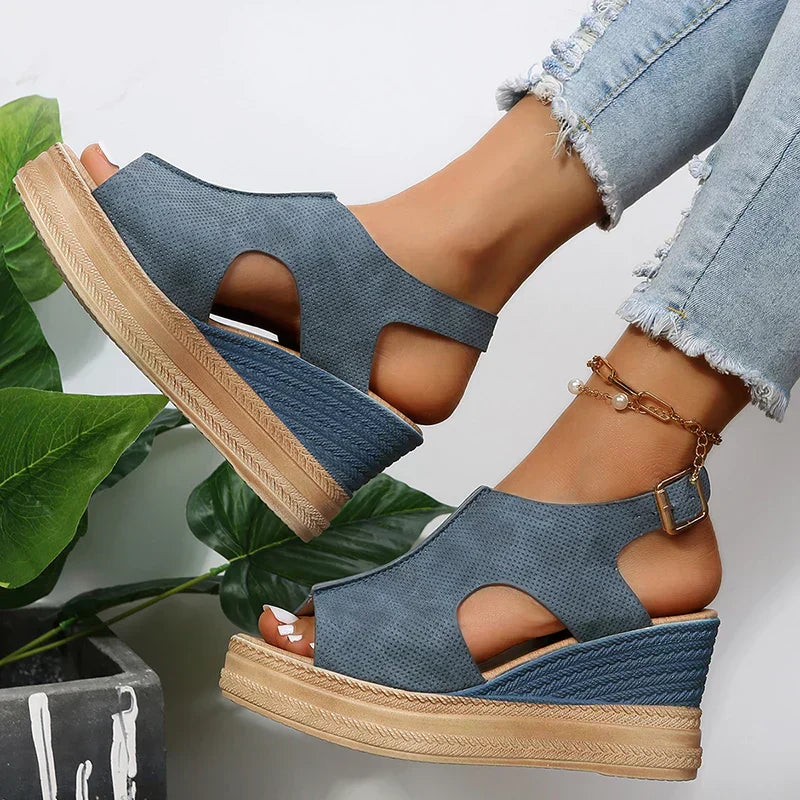 Sandales compensées à boucles pour femmes